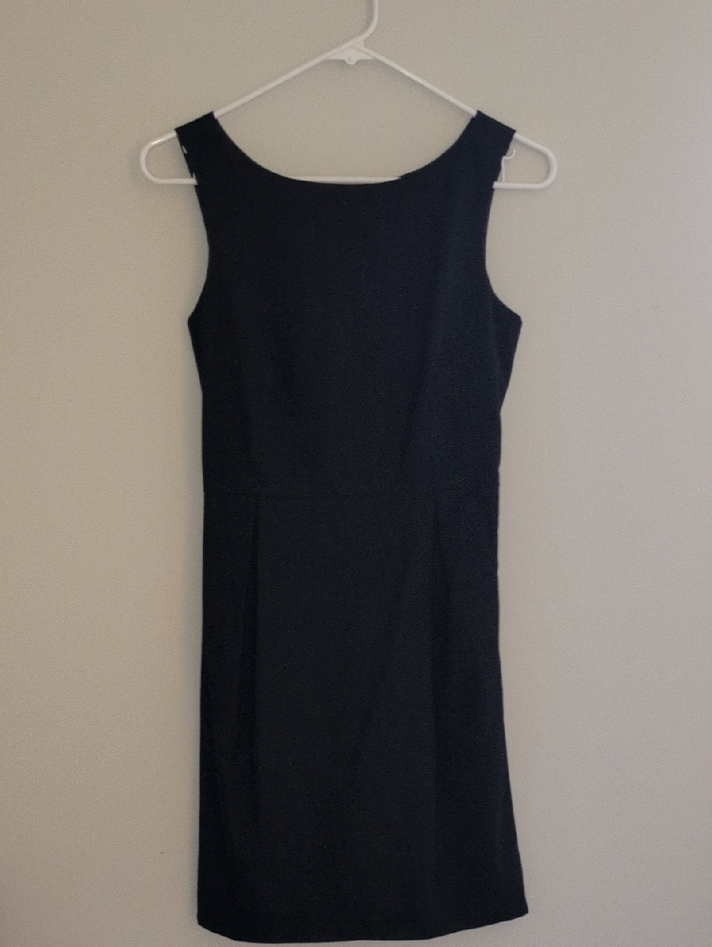 GAP Black Sleeveless Midi Sheath Dress
